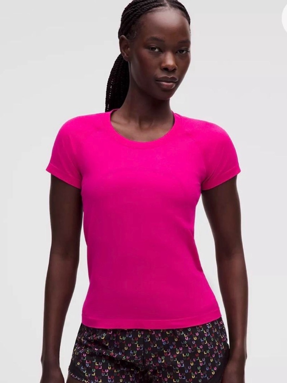 Swiftly Tech Short-Sleeve Shirt 2.0
Hip Length in Sonic Pink